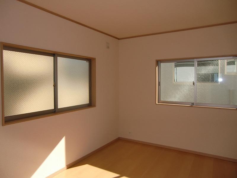 Non-living room. Local (12 May 2013) Shooting