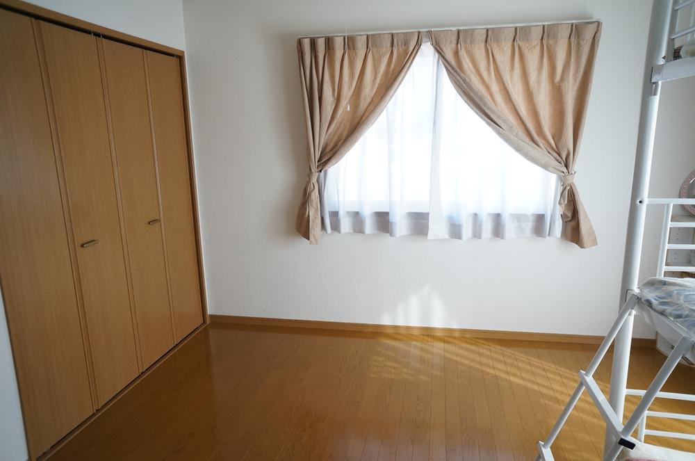 Non-living room. 2 Kaiyoshitsu (south room 8 quires)