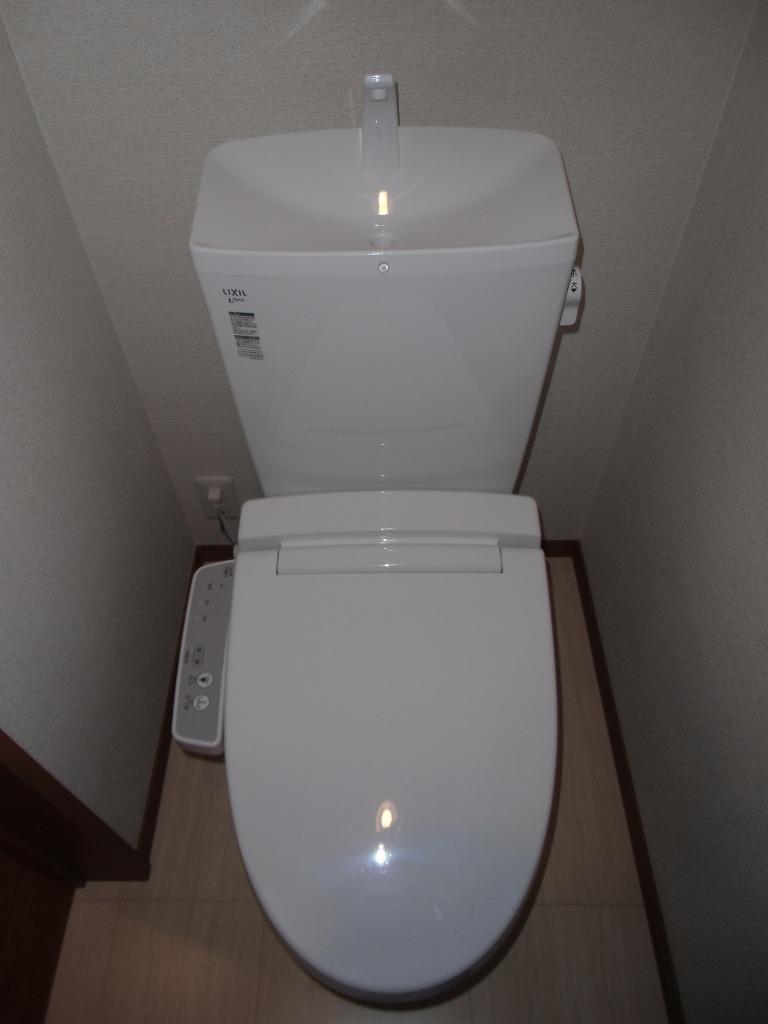 Toilet. 2013.10.21 shooting 