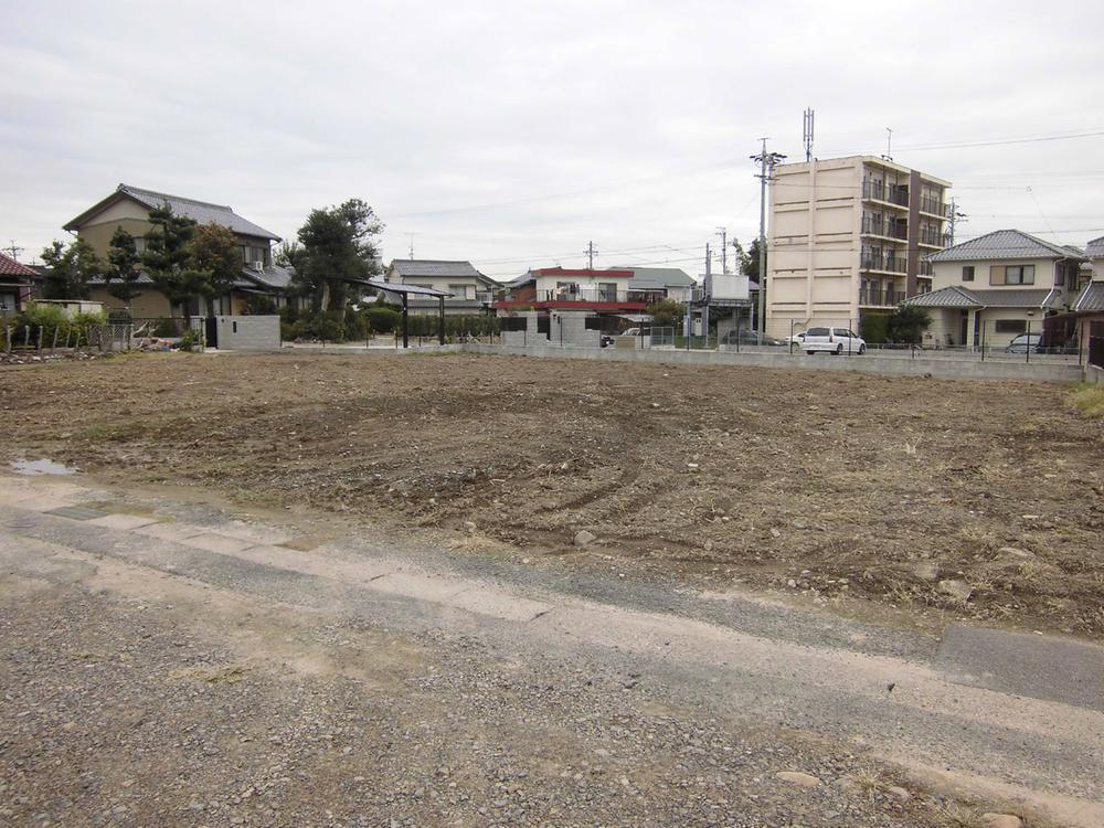 Local photos, including front road. Panoramic view: November 12, 2013 shooting
