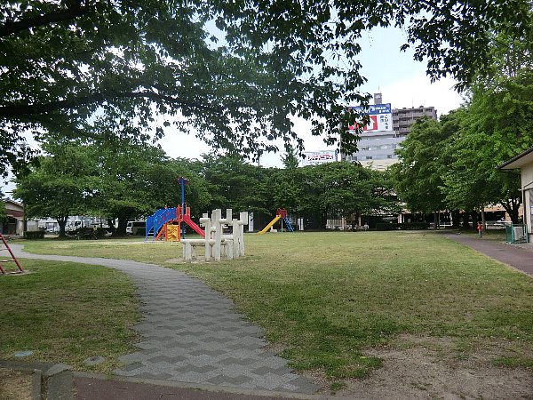 park. Hachimizu 350m to the park (park)