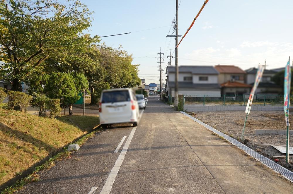 Local photos, including front road. Local (10 May 2013) Shooting