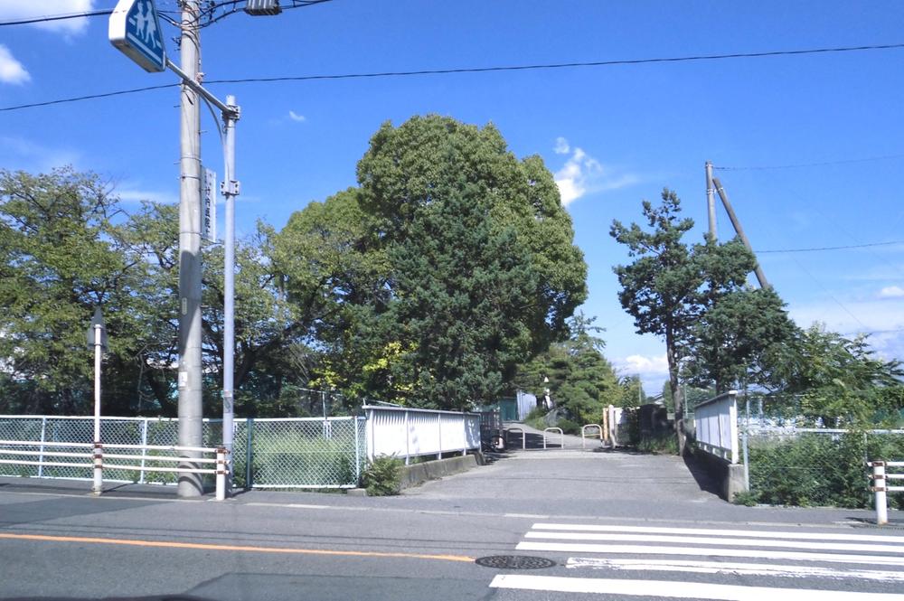 Junior high school. 1810m to the East Junior High School