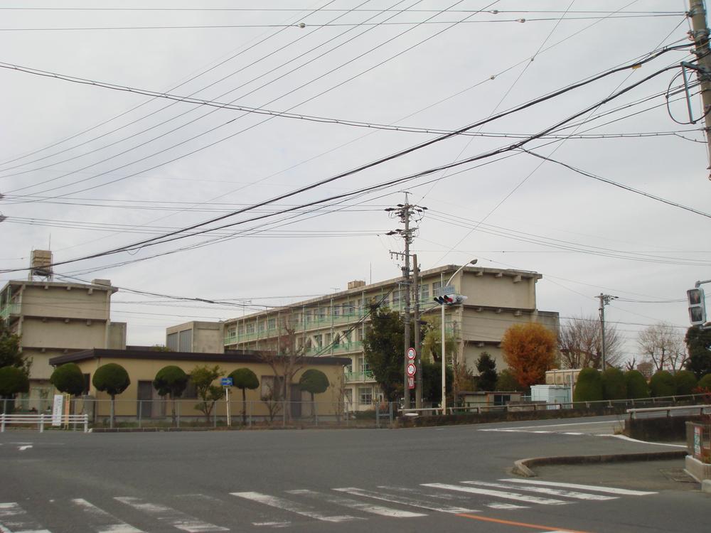 Primary school. Kasugai City Kamijo to elementary school 245m