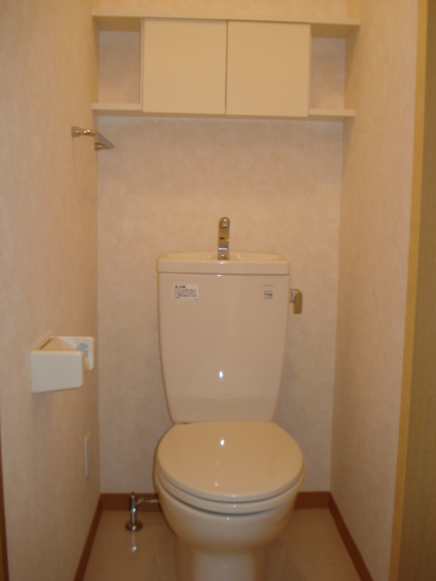 Toilet. Stock can also be stored with the sanitary BOX to the top.
