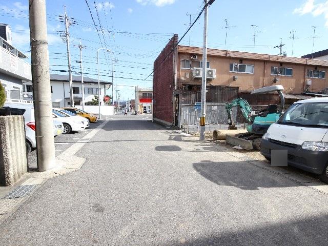 Other local. Frontal road