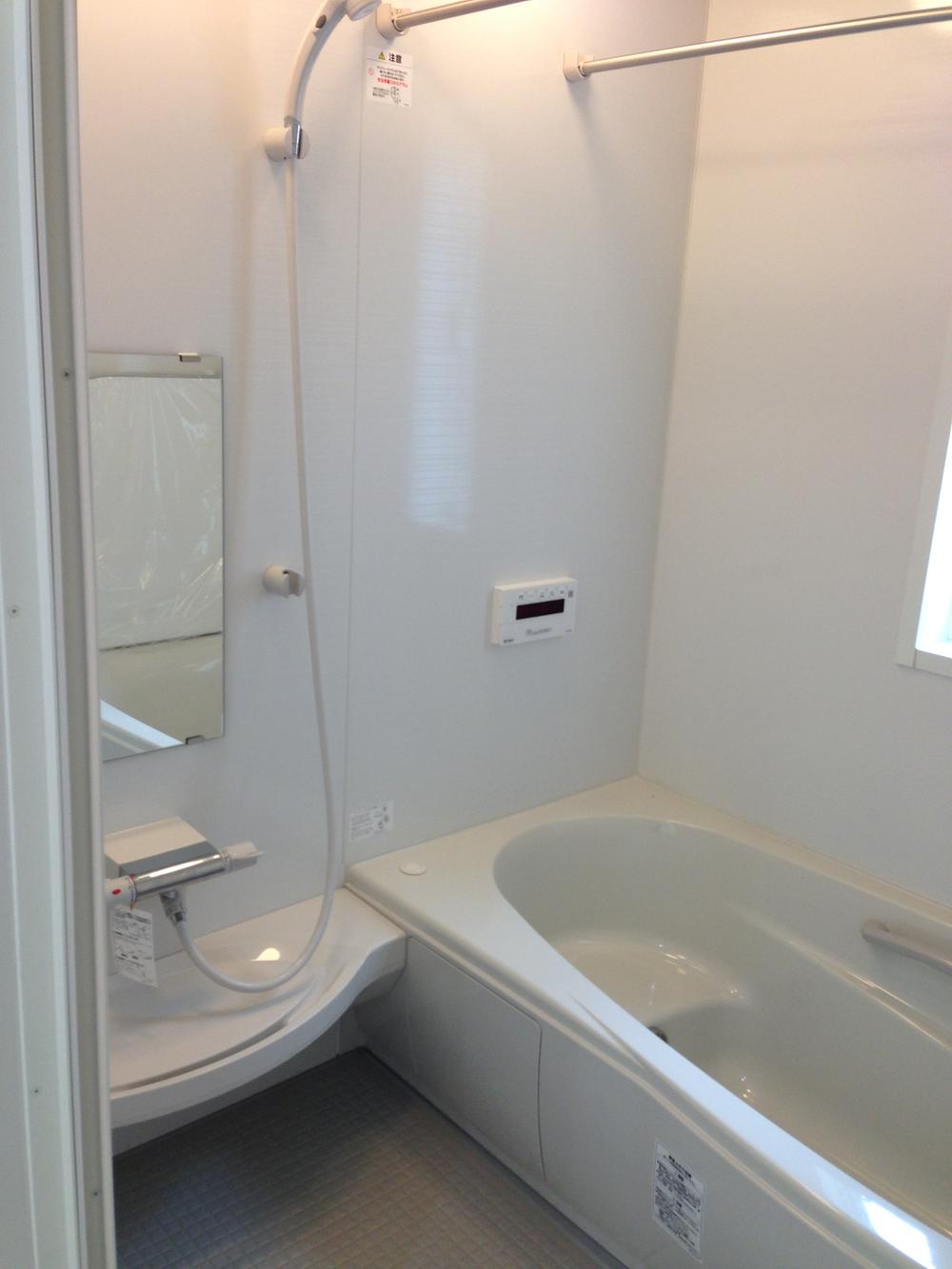 Bathroom. Indoor (July 2013) It is a bathroom with a clean feeling the No. 22 place shooting white as keynote.