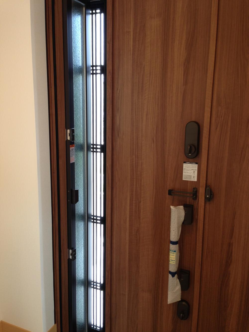 Entrance. Local (July 2013) is the front door shooting ventilation can be taken.