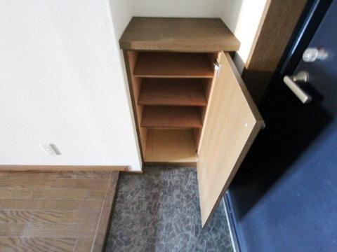 Other room space. Kitchen side storage