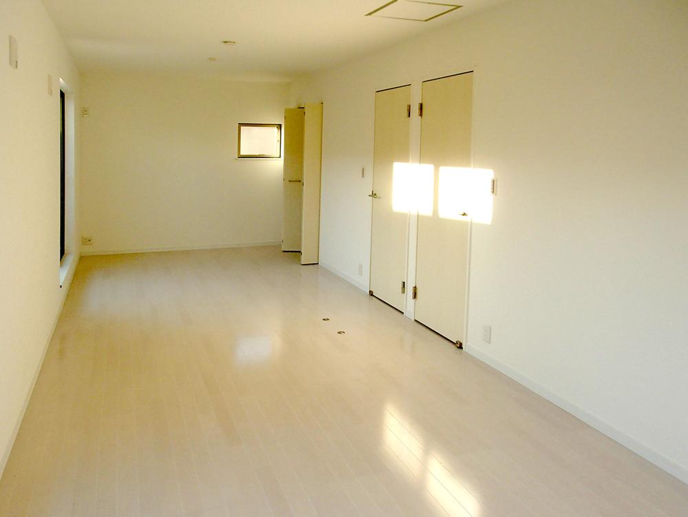 Non-living room. Building A room