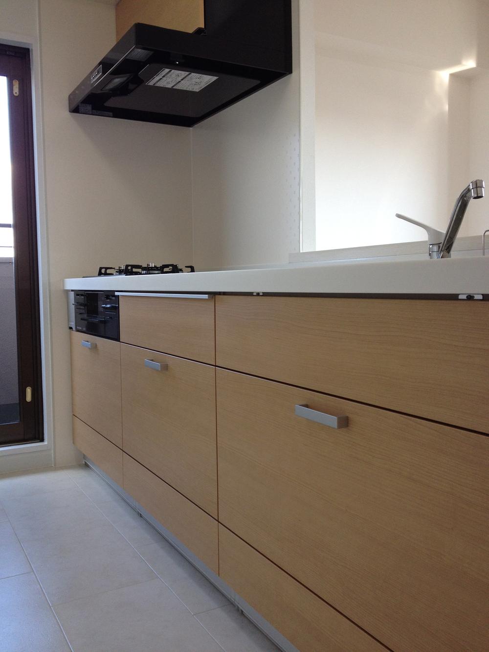 Kitchen. Indoor (12 May 2013) Shooting