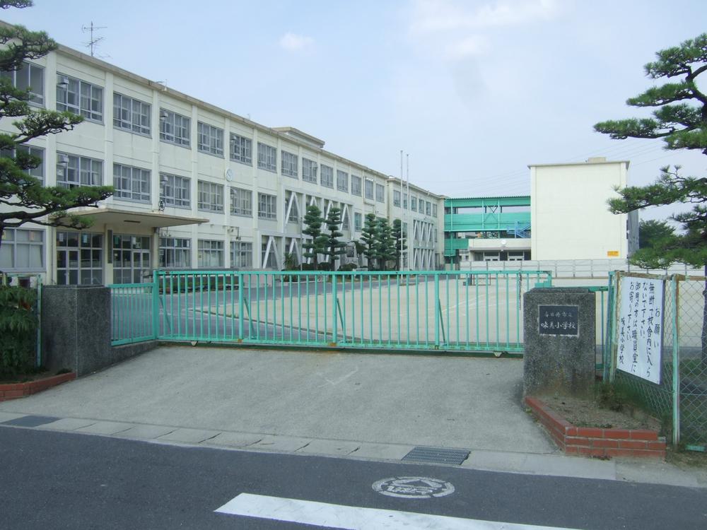 Primary school. Kasugai Municipal Ajiyoshi to elementary school 1241m