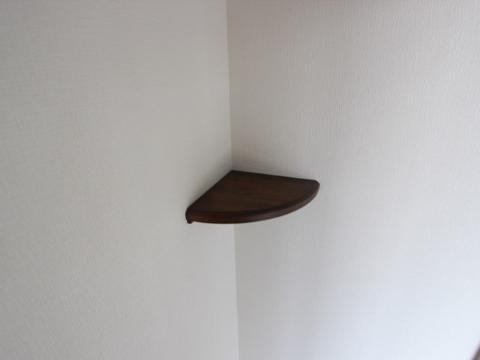 Other room space. Entrance shelf