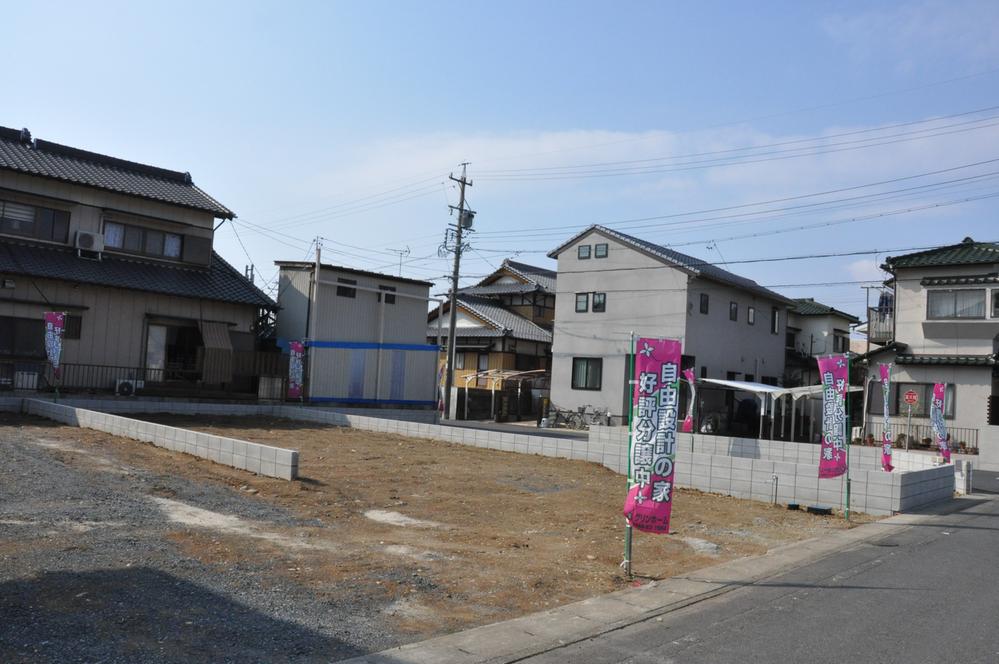 Local land photo. Popular Asamiya, 3 compartment. Corner lot there.