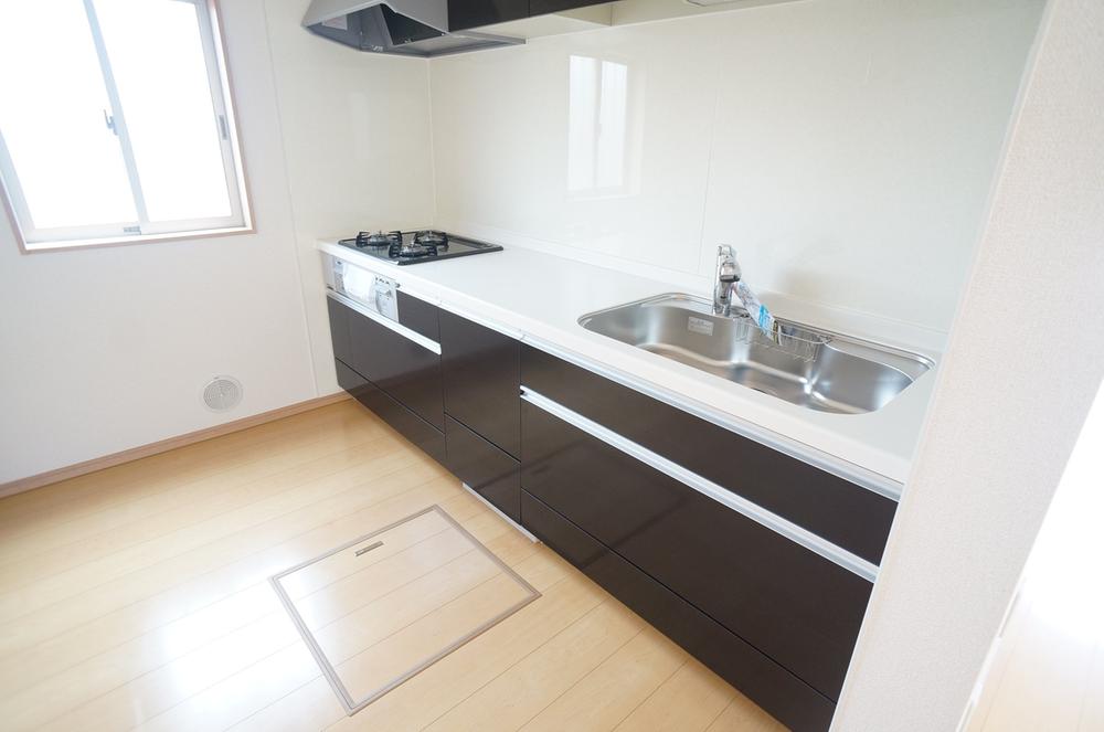 Same specifications photo (kitchen). It is the example of construction of the same construction company.  It is different from the actual photo. 