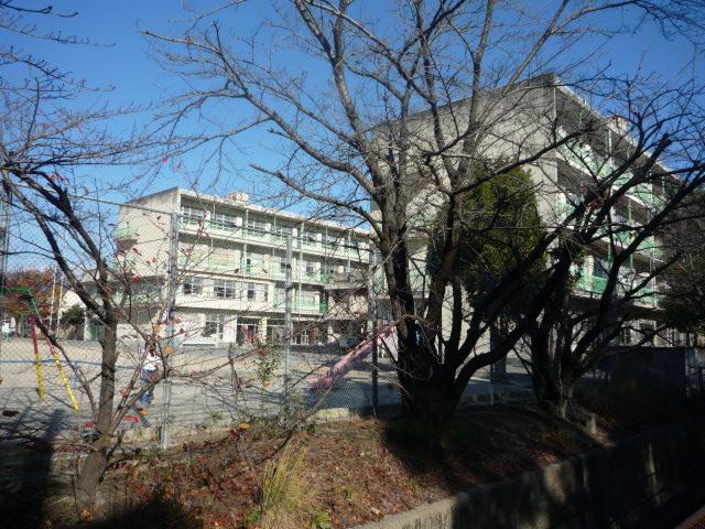 Primary school. Kasugai City Kamijo to elementary school 580m