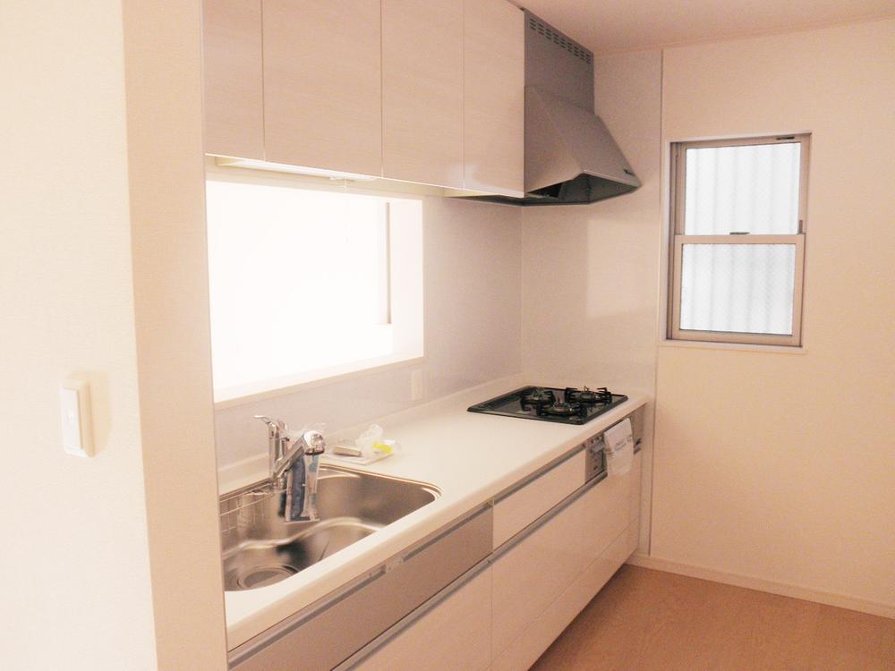 Kitchen. 1 Building Kitchen Face-to-face system Kitchen (Under-floor storage available)