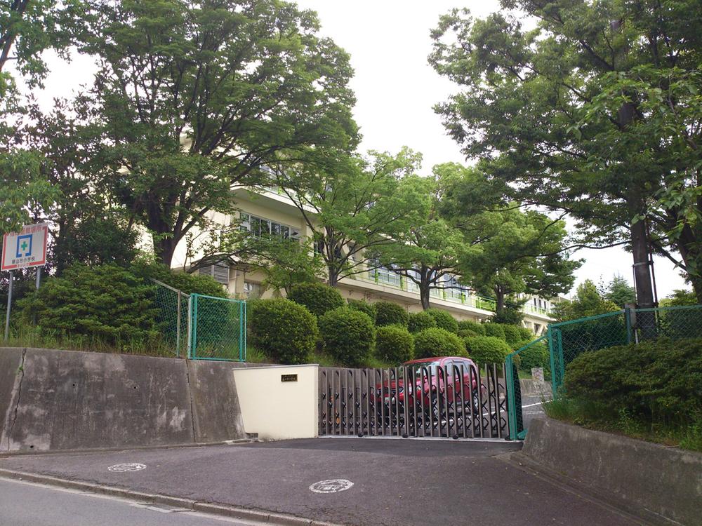 Primary school. 500m to Kasugai Municipal Fujiyamadai Elementary School