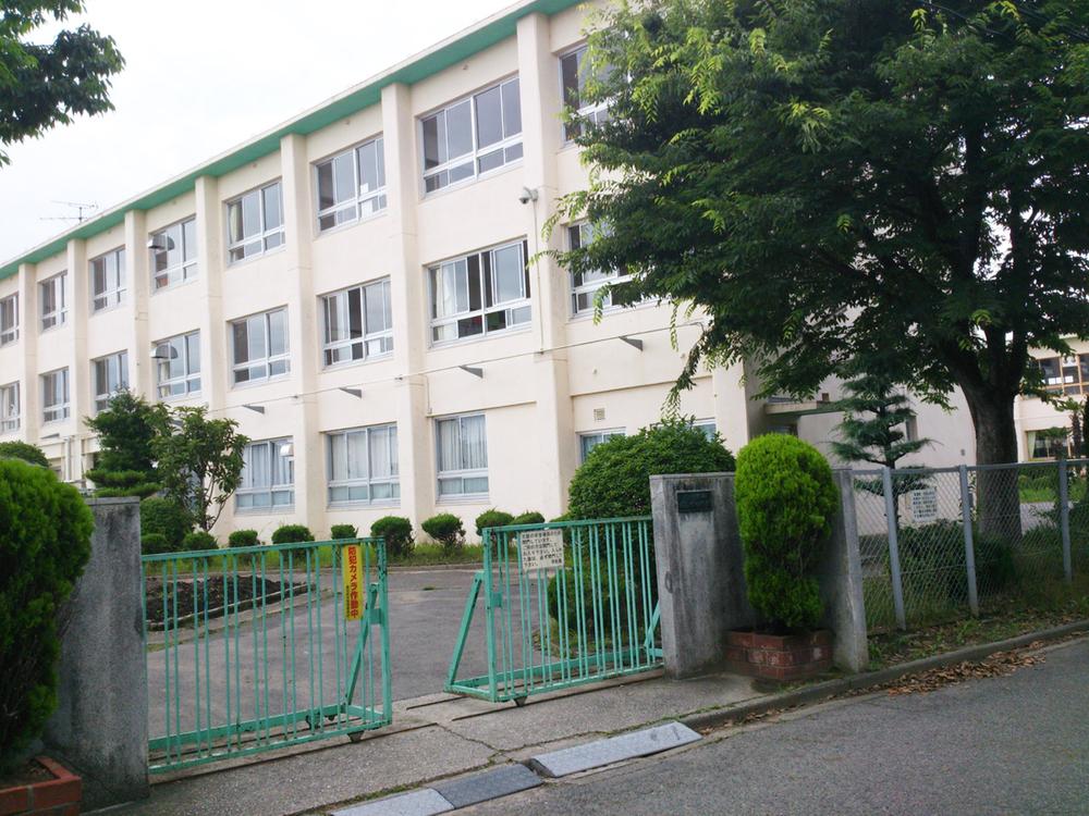 Junior high school. Kasugai Municipal Fujiyamadai until junior high school 660m