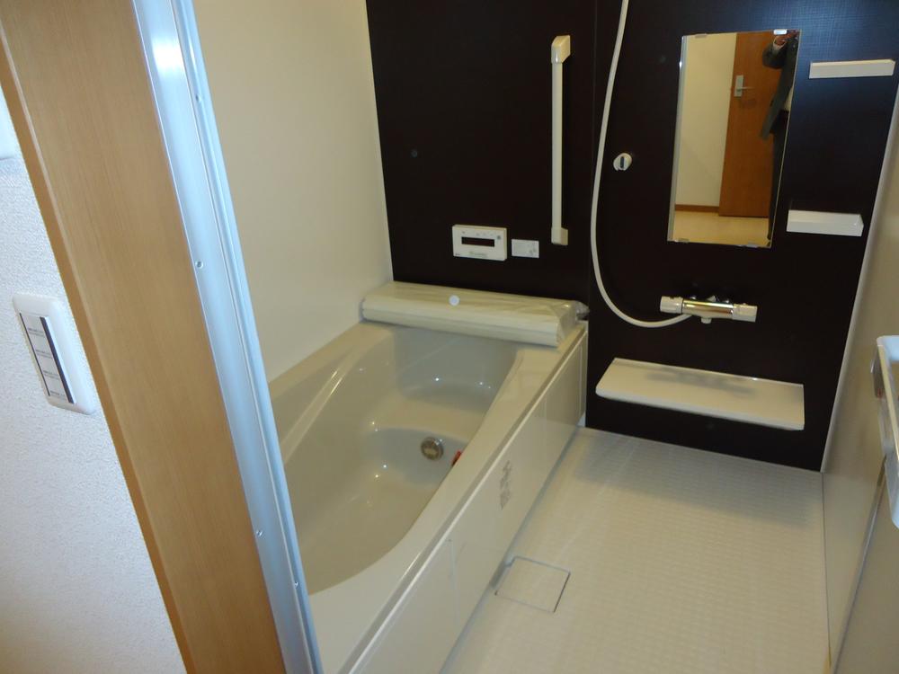 Bathroom. Indoor (12 May 2013) Shooting