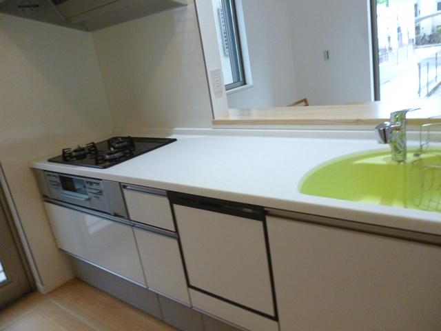 Kitchen. Bright dining kitchen. With dish washing dryer, I am happy for something busy mom ☆ Btype kitchen