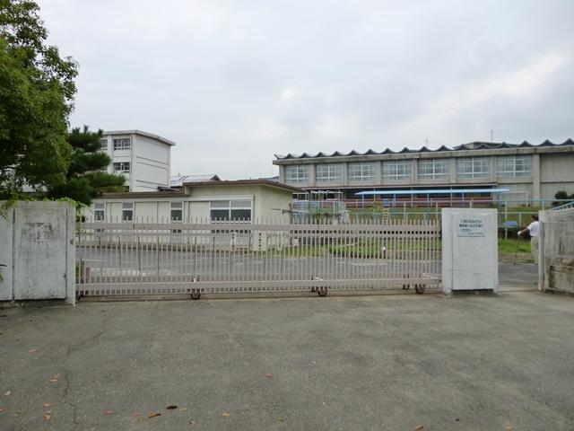 Junior high school. Kasugai Municipal Iwanaridai until junior high school 983m