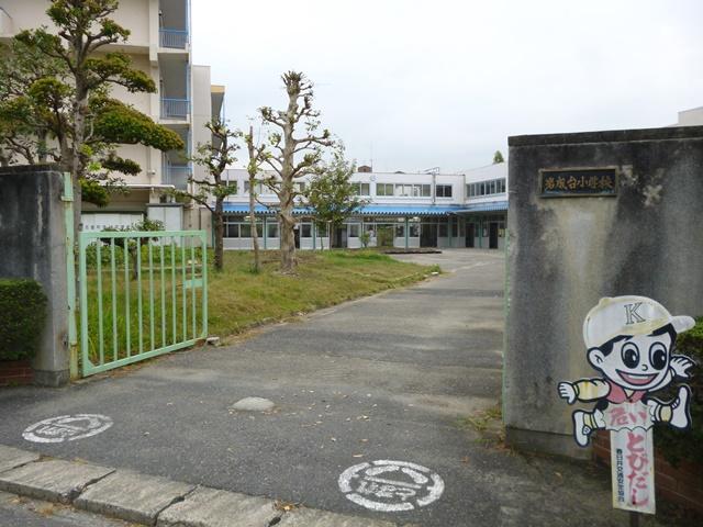 Primary school. Kasugai Municipal Iwanaridai to elementary school 684m