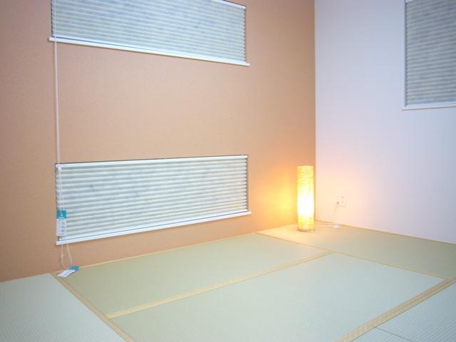 Non-living room. Of bright atmosphere Japanese-style room!  In the living room and together we open the bran, In a separate Japanese-style If you close.  It is convenient to use in 2WAY ☆ Atype Japanese-style room