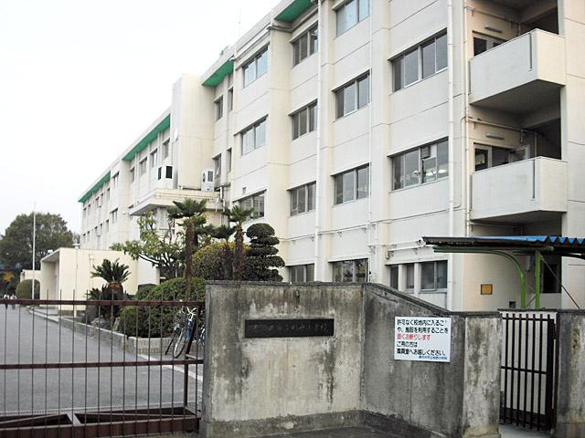 Primary school. 430m to Kashiwabara elementary school