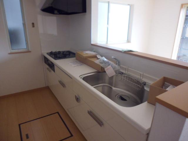 Kitchen. Indoor (10 May 2013) Shooting