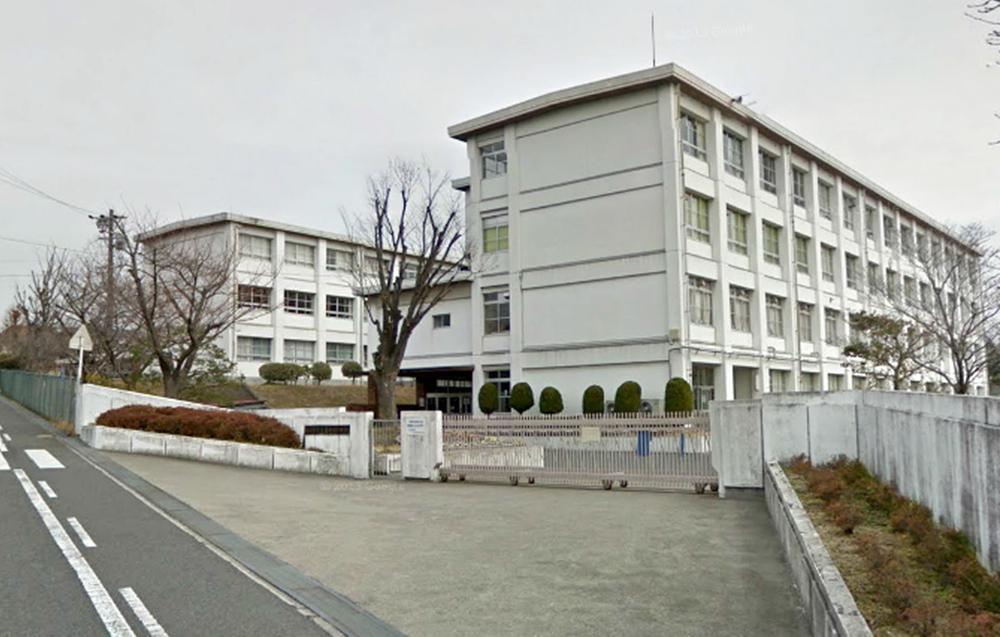 Junior high school. Kasugai Municipal Iwanaridai until junior high school 1452m