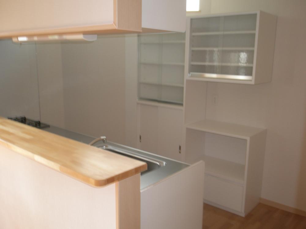 Kitchen. Room (August 2013) Shooting We established the cupboard of the order.