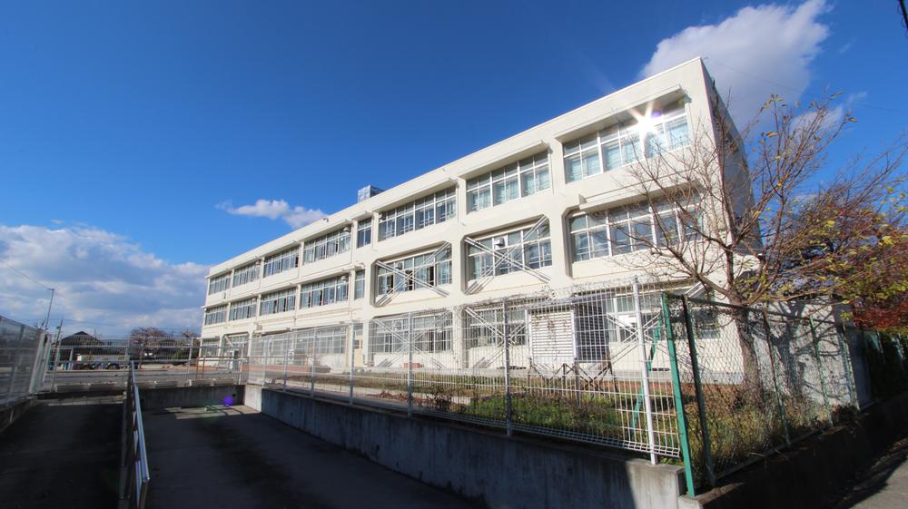 Primary school. 451m to Kasugai Tateyama King Elementary School