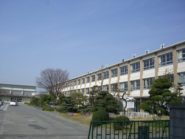 Junior high school. Kasugai until City Central Junior High School 1650m
