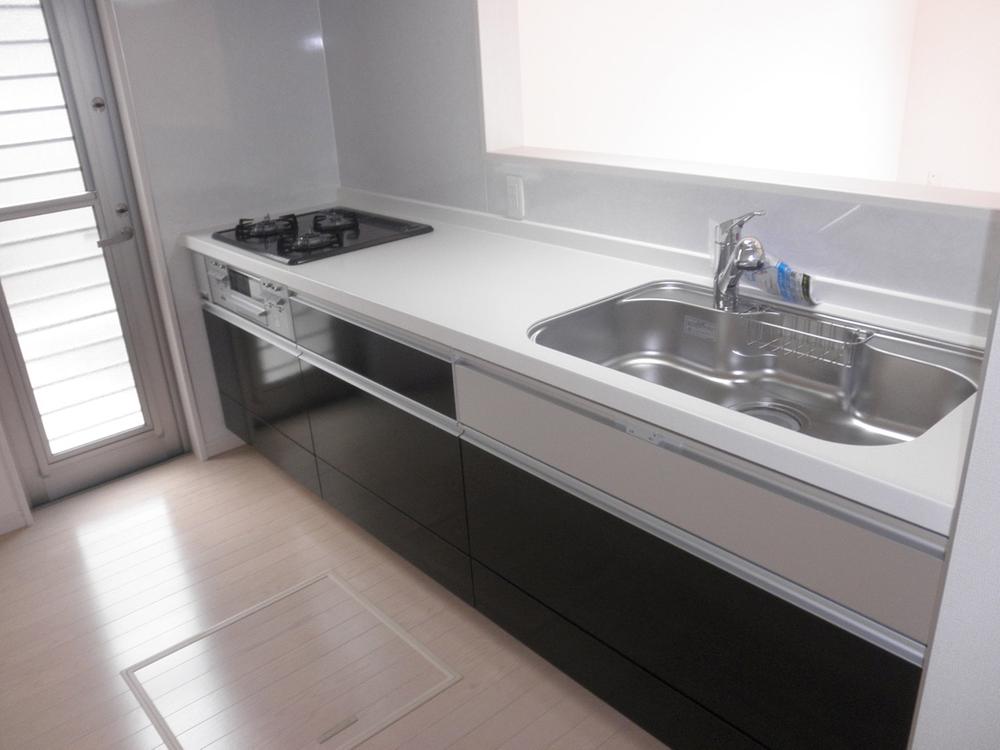Kitchen. kitchen Artificial marble top plate ・ Quiet sink ・ Water purifier with system Kitchen (face-to-face ・ Underfloor Storage Yes)