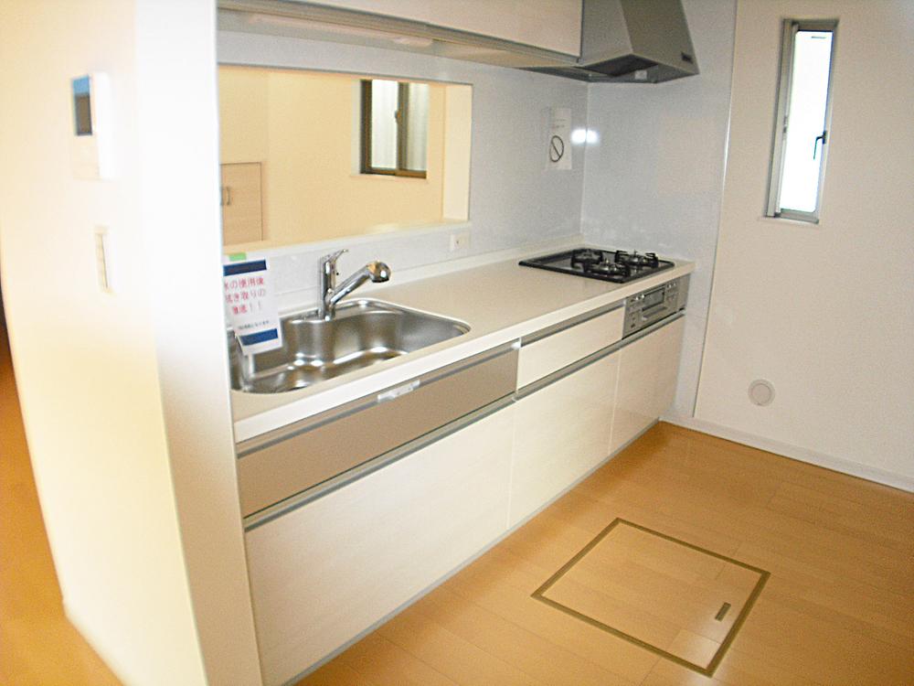 Same specifications photo (kitchen). Same specifications: System Kitchen