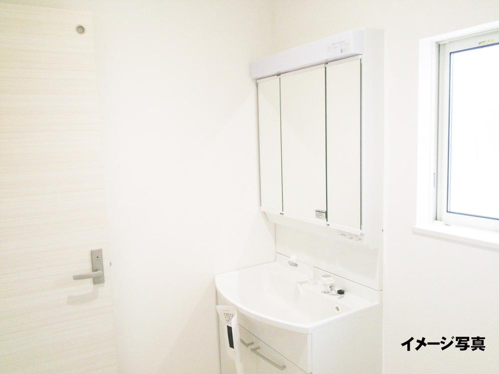 Same specifications photos (Other introspection). Same specifications: vanity