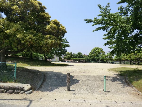 park. 350m until Fujinoki park (park)