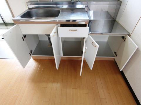 Other room space. Kitchen storage