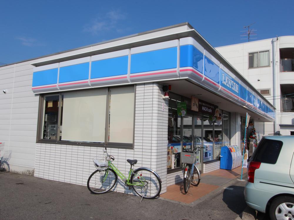 Convenience store. 366m until Lawson Kasugai Wakakusadori shop