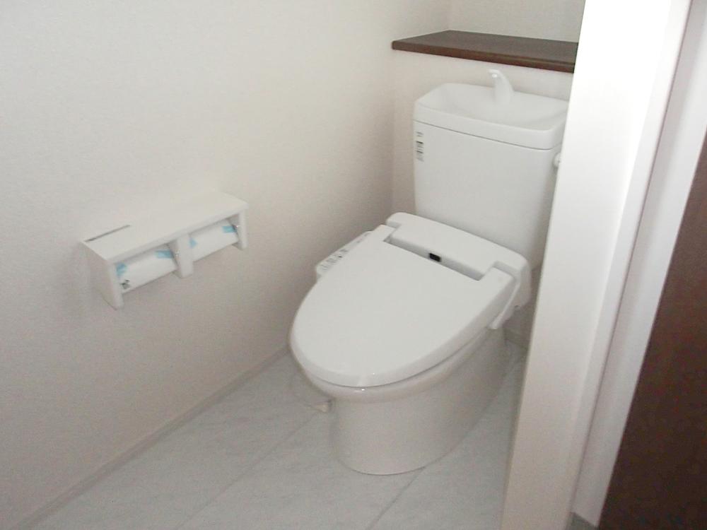 Toilet. Indoor (July 2013) Shooting