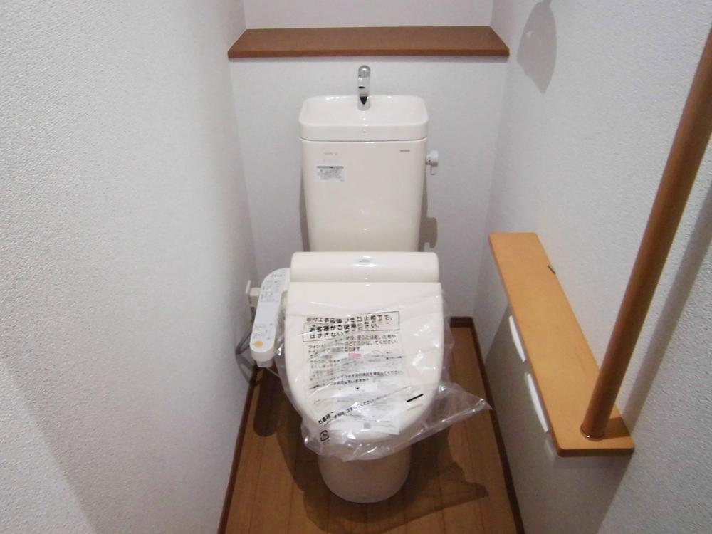 Toilet. Toilets: 2013 November shooting
