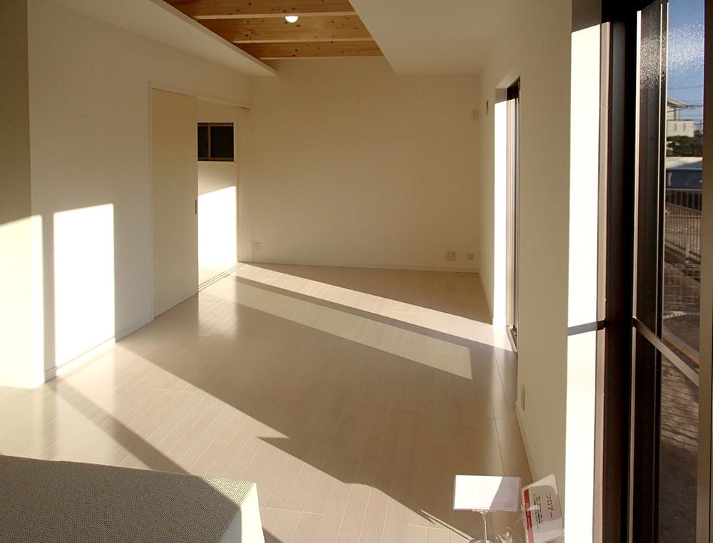 Living. Building C room