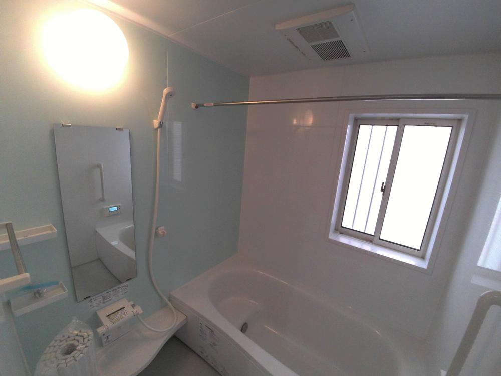 Bathroom. Local (12 May 2013) Shooting