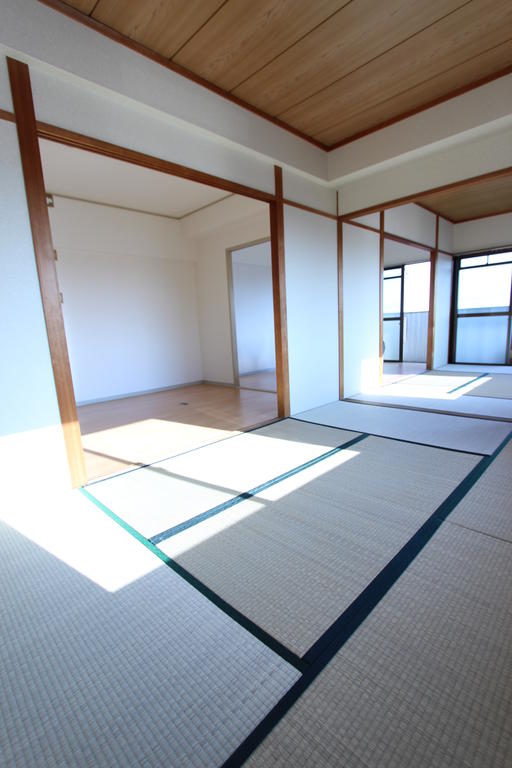 Other room space. The choice of warm and soft Japanese-style room, not a cold flooring ◎