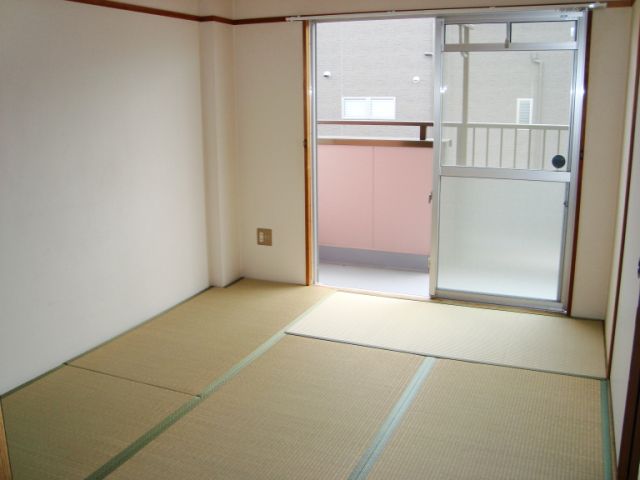 Living and room. Japanese-style room 6 quires