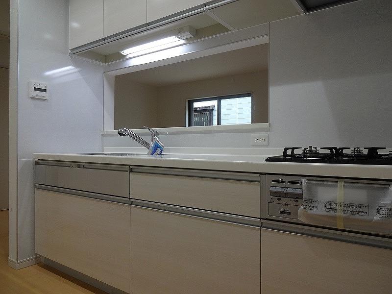 Kitchen. Local (12 May 2013) Shooting