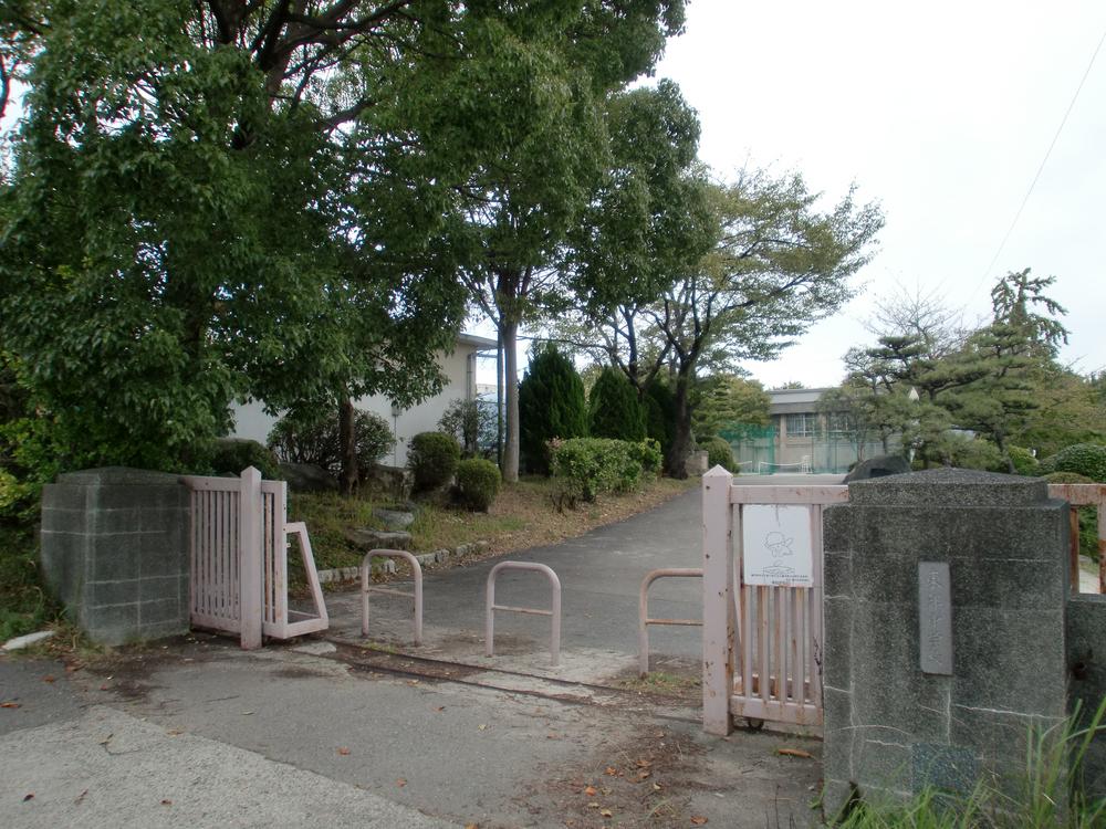 Junior high school. 1020m to the East Junior High School