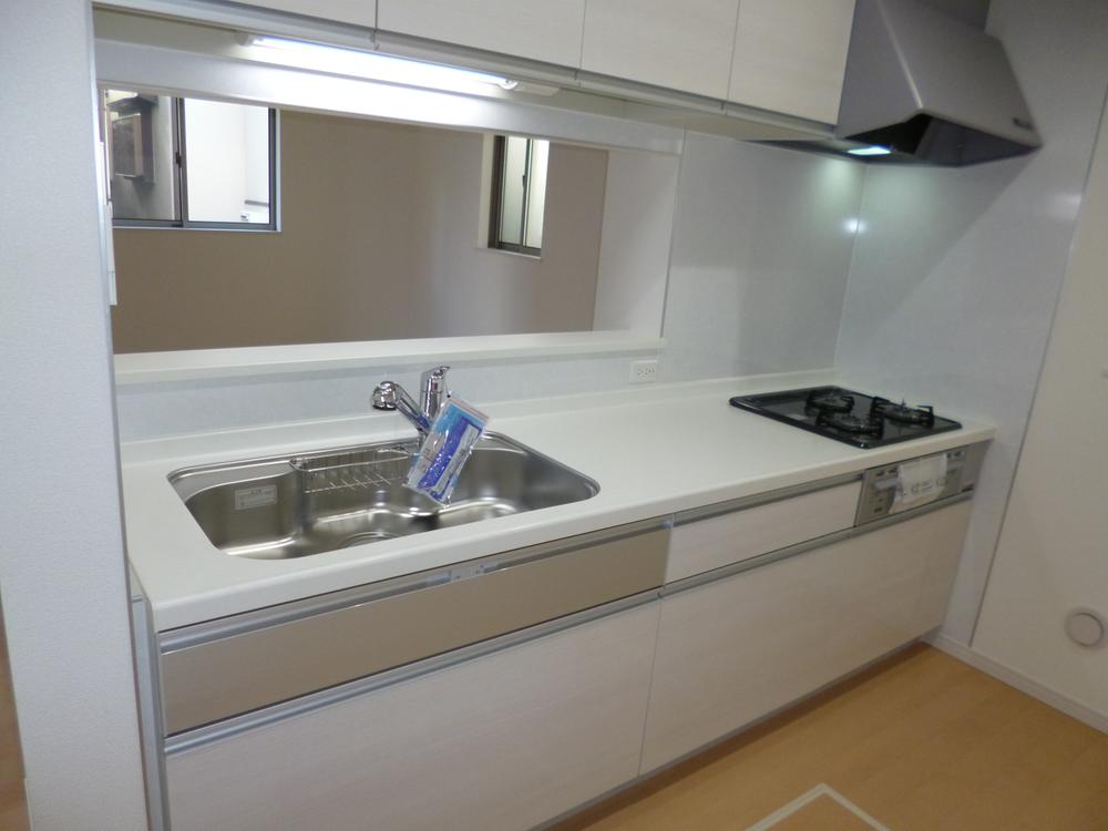 Kitchen. Indoor (12 May 2013) Shooting