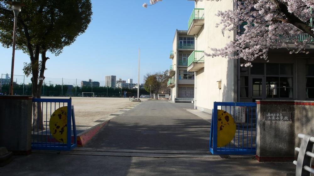 Primary school. Kasugai City Kamijo to elementary school 1350m